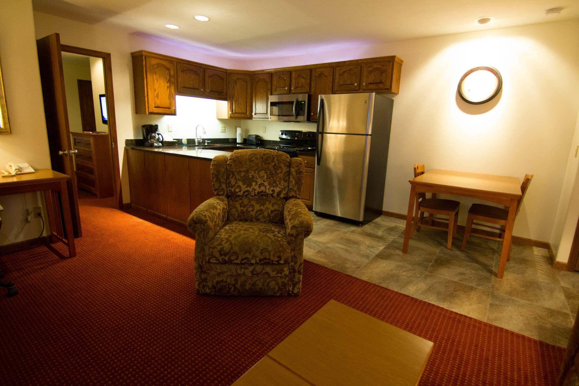 Shepherd Mountain Inn & Suites Pilot Knob Exterior foto