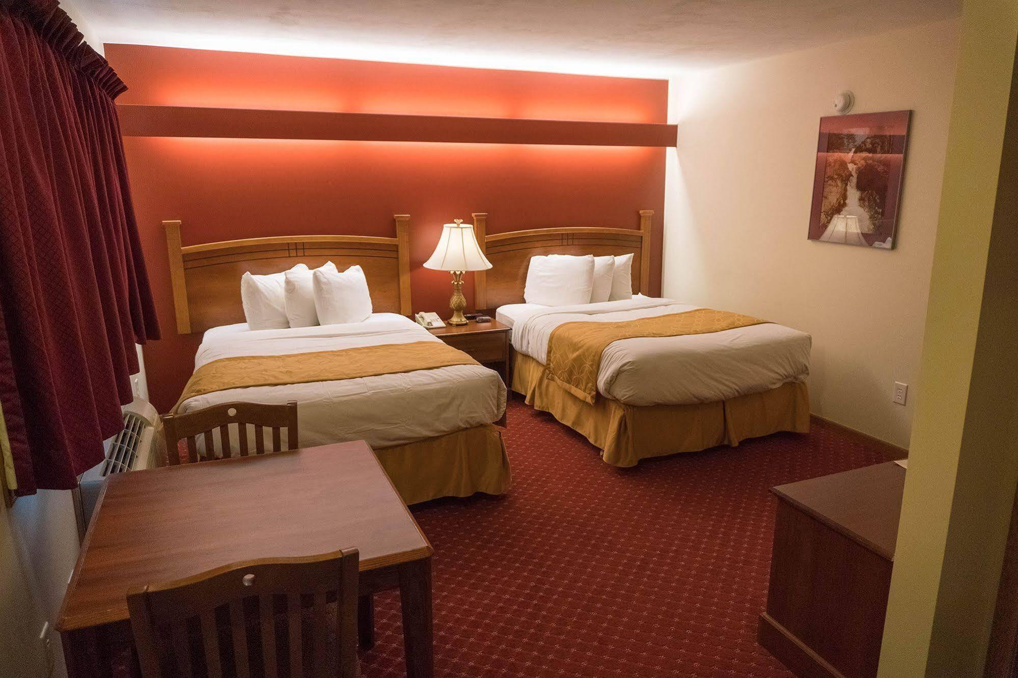 Shepherd Mountain Inn & Suites Pilot Knob Exterior foto